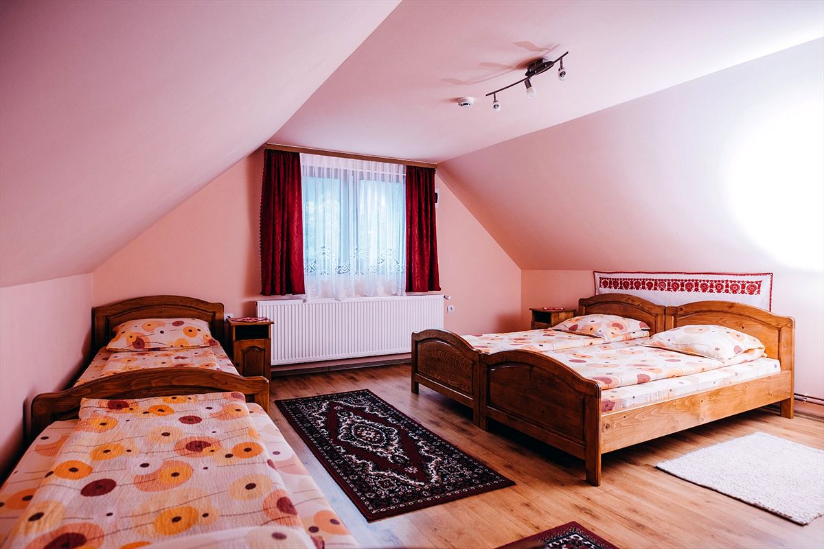 Négyágyas tetőtéri szoba